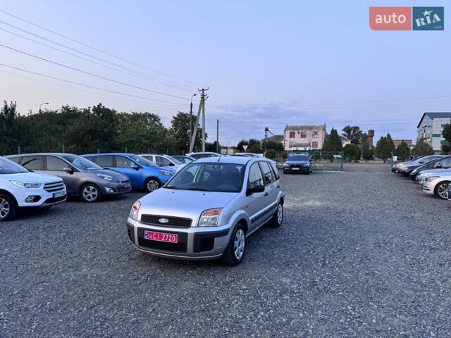 Серый Форд Фьюжн, объемом двигателя 1.6 л и пробегом 180 тыс. км за 7140 $, фото 4 на Automoto.ua