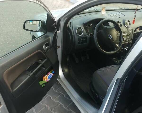 Сірий Форд Фьюжен, об'ємом двигуна 1.39 л та пробігом 334 тис. км за 4000 $, фото 10 на Automoto.ua