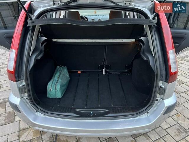 Сірий Форд Фьюжен, об'ємом двигуна 1.39 л та пробігом 211 тис. км за 3888 $, фото 12 на Automoto.ua