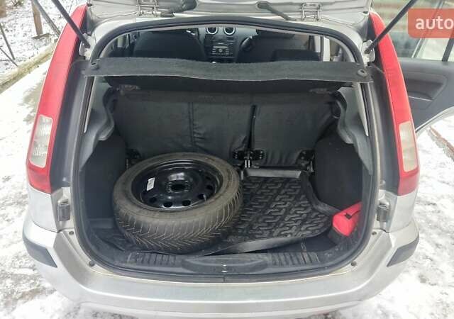 Серый Форд Фьюжн, объемом двигателя 1.39 л и пробегом 121 тыс. км за 5999 $, фото 7 на Automoto.ua