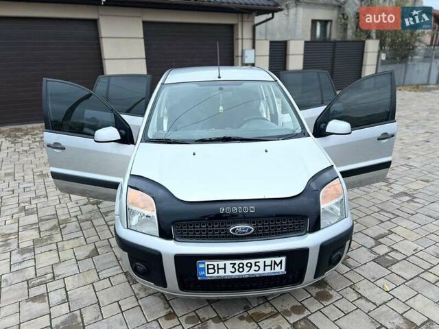 Сірий Форд Фьюжен, об'ємом двигуна 1.39 л та пробігом 211 тис. км за 3888 $, фото 13 на Automoto.ua