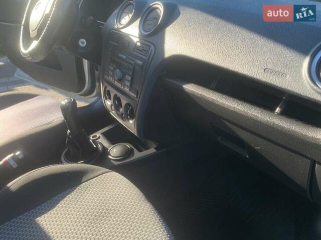 Серый Форд Фьюжн, объемом двигателя 1.4 л и пробегом 167 тыс. км за 4500 $, фото 13 на Automoto.ua