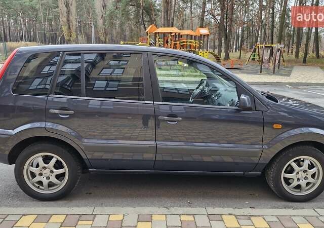 Серый Форд Фьюжн, объемом двигателя 1.6 л и пробегом 148 тыс. км за 5750 $, фото 5 на Automoto.ua