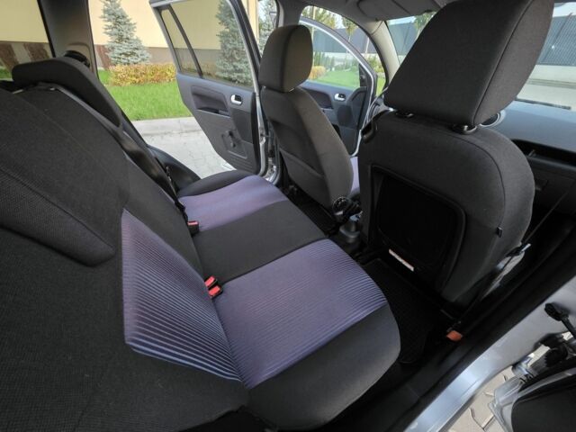 Серый Форд Фьюжн, объемом двигателя 1.4 л и пробегом 155 тыс. км за 4750 $, фото 5 на Automoto.ua