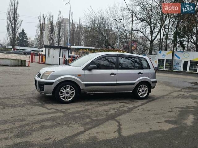 Серый Форд Фьюжн, объемом двигателя 1.39 л и пробегом 710 тыс. км за 2700 $, фото 3 на Automoto.ua