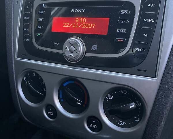 Серый Форд Фьюжн, объемом двигателя 1.4 л и пробегом 230 тыс. км за 5900 $, фото 54 на Automoto.ua