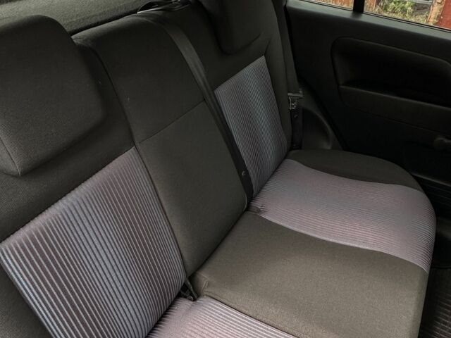 Серый Форд Фьюжн, объемом двигателя 1.4 л и пробегом 180 тыс. км за 5700 $, фото 6 на Automoto.ua