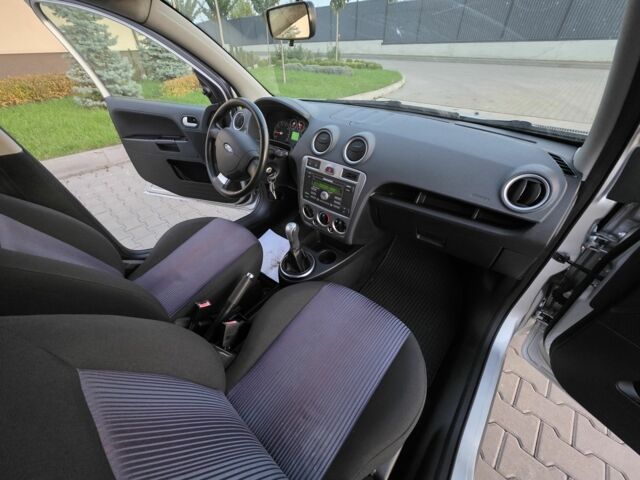 Серый Форд Фьюжн, объемом двигателя 1.4 л и пробегом 155 тыс. км за 4750 $, фото 4 на Automoto.ua