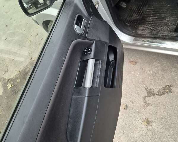 Форд Фьюжен 2008 у Києві на Automoto.ua Сірий Форд Фьюжен, об'ємом двигуна 1.6 л та пробігом 183 тис. км за 4300 $, фото 3 на Automoto.ua