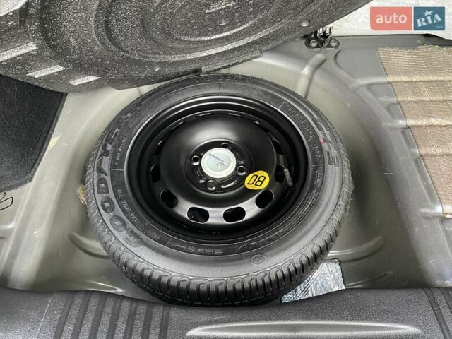 Сірий Форд Фьюжен, об'ємом двигуна 1.4 л та пробігом 119 тис. км за 5750 $, фото 121 на Automoto.ua