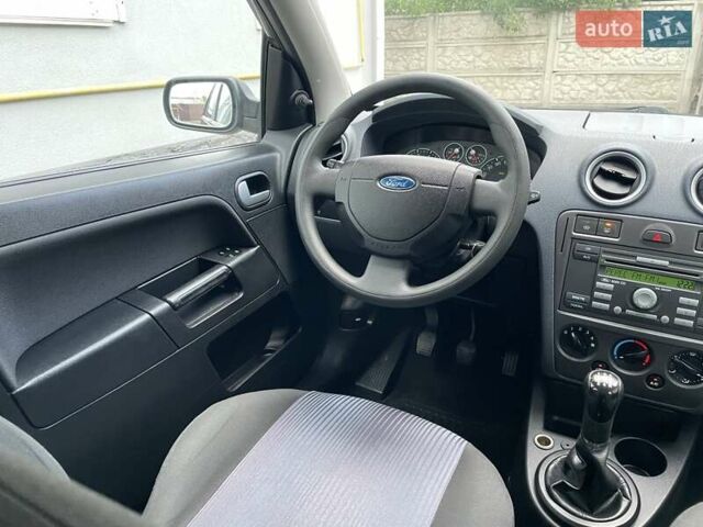 Серый Форд Фьюжн, объемом двигателя 1.4 л и пробегом 119 тыс. км за 5800 $, фото 64 на Automoto.ua