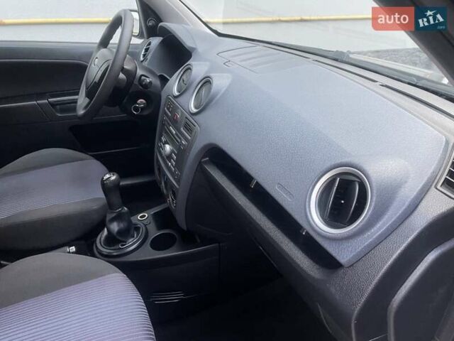 Серый Форд Фьюжн, объемом двигателя 1.4 л и пробегом 119 тыс. км за 5800 $, фото 96 на Automoto.ua