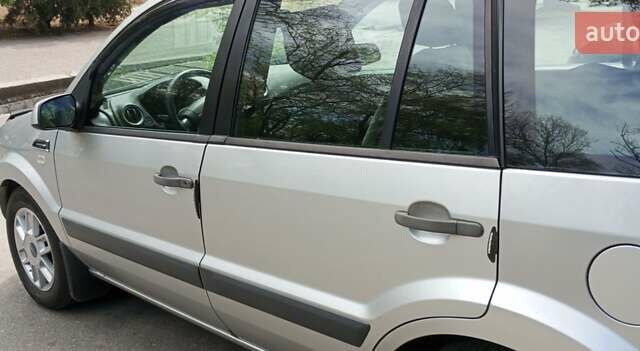 Сірий Форд Фьюжен, об'ємом двигуна 1.4 л та пробігом 126 тис. км за 5400 $, фото 1 на Automoto.ua