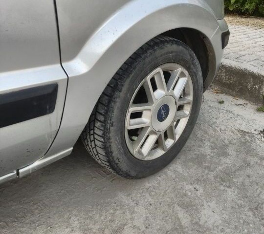 Сірий Форд Фьюжен, об'ємом двигуна 1.6 л та пробігом 232 тис. км за 3500 $, фото 5 на Automoto.ua