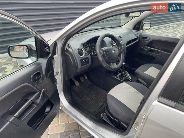 Сірий Форд Фьюжен, об'ємом двигуна 1.4 л та пробігом 133 тис. км за 3700 $, фото 6 на Automoto.ua