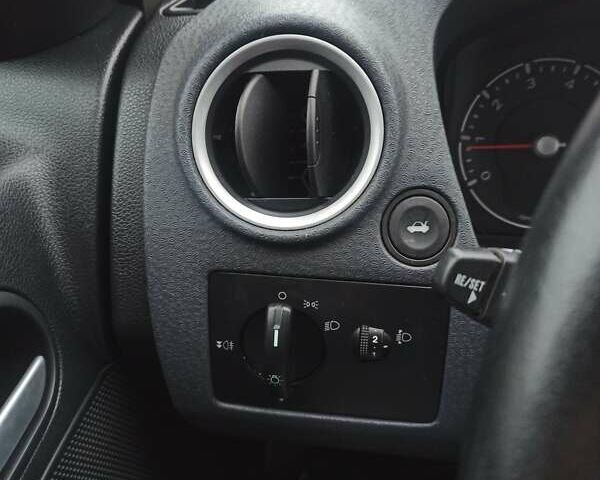 Сірий Форд Фьюжен, об'ємом двигуна 1.4 л та пробігом 37 тис. км за 7800 $, фото 20 на Automoto.ua