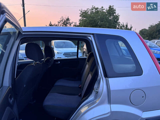 Серый Форд Фьюжн, объемом двигателя 1.6 л и пробегом 180 тыс. км за 7140 $, фото 36 на Automoto.ua