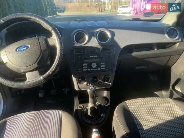 Серый Форд Фьюжн, объемом двигателя 1.4 л и пробегом 167 тыс. км за 4500 $, фото 11 на Automoto.ua