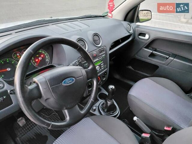 Серый Форд Фьюжн, объемом двигателя 1.4 л и пробегом 154 тыс. км за 4999 $, фото 5 на Automoto.ua
