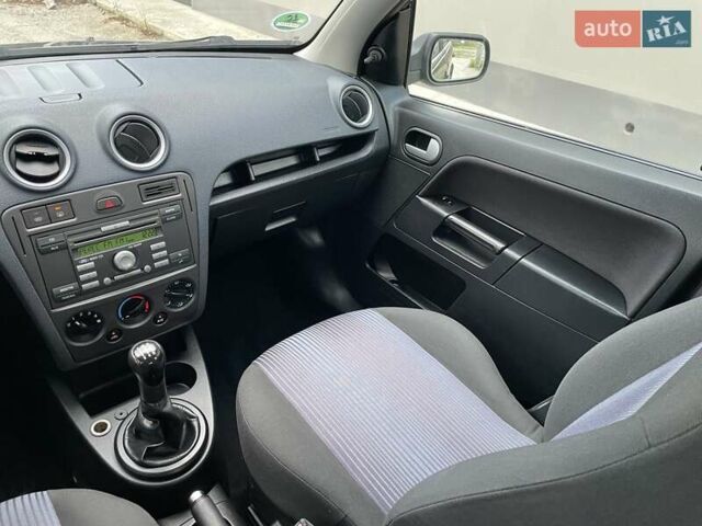 Сірий Форд Фьюжен, об'ємом двигуна 1.4 л та пробігом 119 тис. км за 5750 $, фото 65 на Automoto.ua