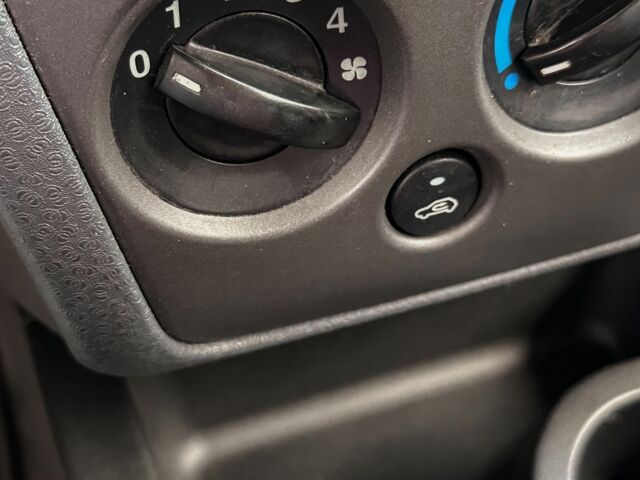 Серый Форд Фьюжн, объемом двигателя 1.4 л и пробегом 180 тыс. км за 5700 $, фото 9 на Automoto.ua