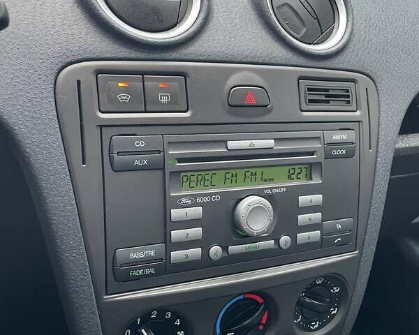 Серый Форд Фьюжн, объемом двигателя 1.4 л и пробегом 119 тыс. км за 5800 $, фото 76 на Automoto.ua