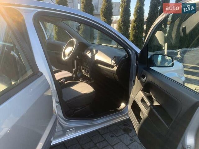 Серый Форд Фьюжн, объемом двигателя 1.4 л и пробегом 167 тыс. км за 4500 $, фото 12 на Automoto.ua