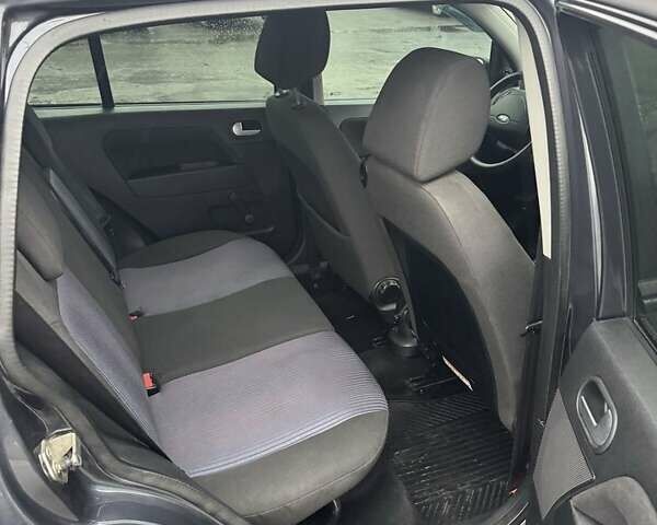 Серый Форд Фьюжн, объемом двигателя 1.4 л и пробегом 195 тыс. км за 5450 $, фото 5 на Automoto.ua