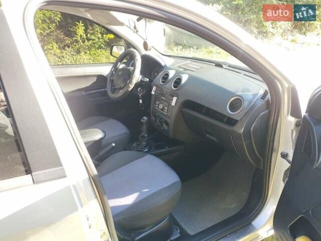 Сірий Форд Фьюжен, об'ємом двигуна 1.4 л та пробігом 306 тис. км за 4200 $, фото 4 на Automoto.ua