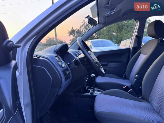 Серый Форд Фьюжн, объемом двигателя 1.6 л и пробегом 180 тыс. км за 7140 $, фото 32 на Automoto.ua