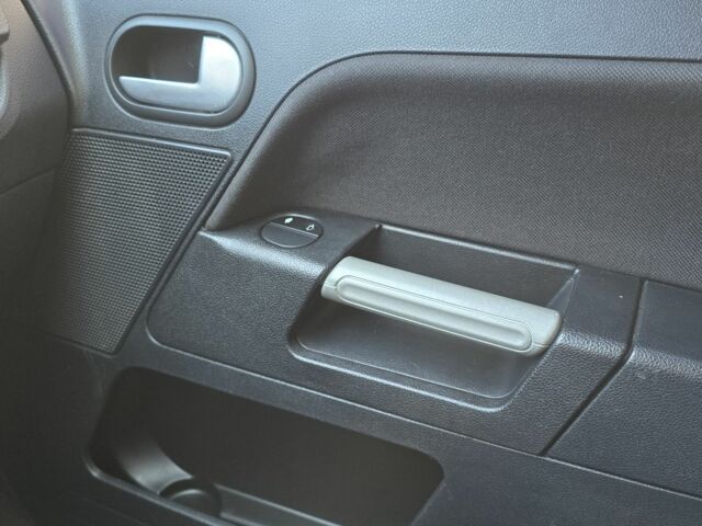 Серый Форд Фьюжн, объемом двигателя 1.6 л и пробегом 218 тыс. км за 4600 $, фото 16 на Automoto.ua