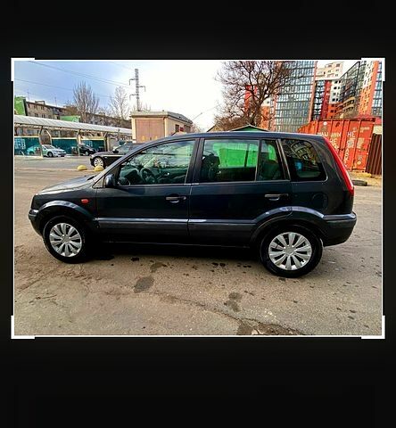 Сірий Форд Фьюжен, об'ємом двигуна 14 л та пробігом 132 тис. км за 5000 $, фото 1 на Automoto.ua