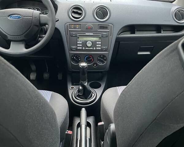 Сірий Форд Фьюжен, об'ємом двигуна 1.4 л та пробігом 119 тис. км за 5750 $, фото 58 на Automoto.ua