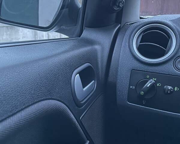 Сірий Форд Фьюжен, об'ємом двигуна 1.4 л та пробігом 103 тис. км за 5999 $, фото 87 на Automoto.ua