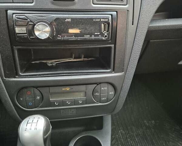 Форд Фьюжен 2008 у Києві на Automoto.ua Сірий Форд Фьюжен, об'ємом двигуна 1.6 л та пробігом 183 тис. км за 4300 $, фото 13 на Automoto.ua