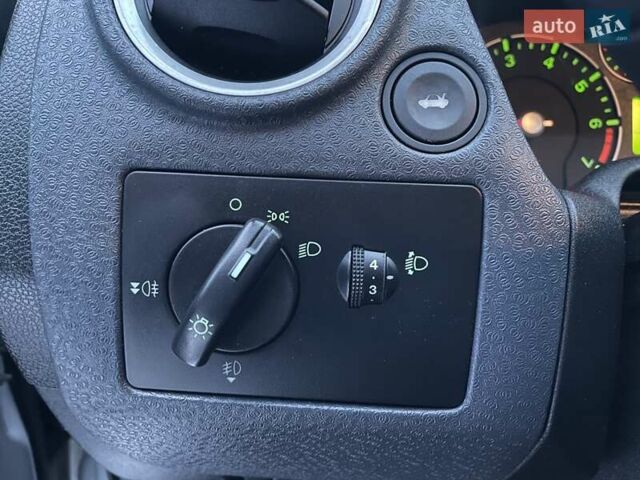 Сірий Форд Фьюжен, об'ємом двигуна 1.4 л та пробігом 103 тис. км за 5999 $, фото 88 на Automoto.ua