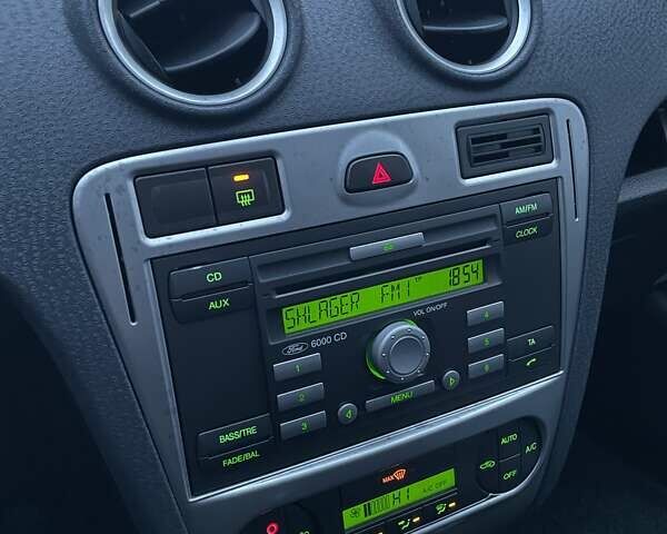 Сірий Форд Фьюжен, об'ємом двигуна 1.4 л та пробігом 103 тис. км за 5999 $, фото 93 на Automoto.ua