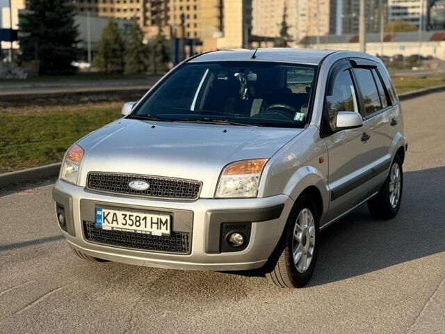 Сірий Форд Фьюжен, об'ємом двигуна 1.39 л та пробігом 264 тис. км за 4200 $, фото 2 на Automoto.ua