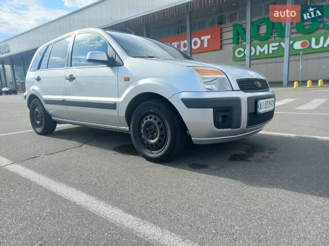 Форд Фьюжн 2008 в Киеве на Automoto.ua Серый Форд Фьюжн, объемом двигателя 1.4 л и пробегом 220 тыс. км за 5000 $, фото 2 на Automoto.ua