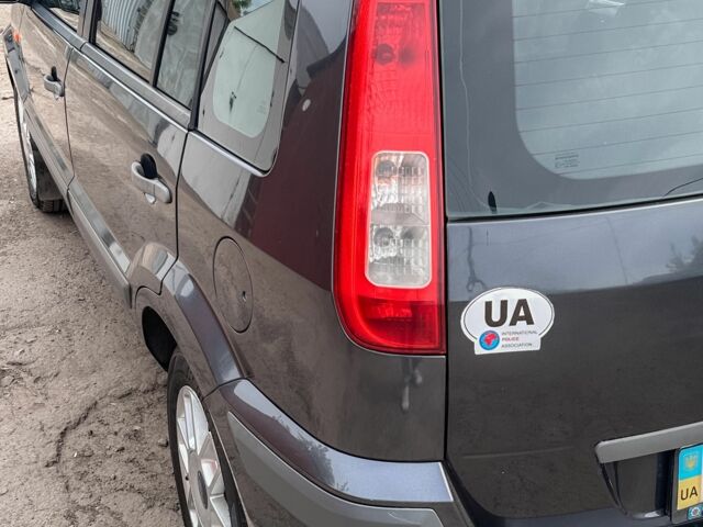 Серый Форд Фьюжн, объемом двигателя 1.4 л и пробегом 180 тыс. км за 5700 $, фото 4 на Automoto.ua