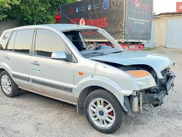 Сірий Форд Фьюжен, об'ємом двигуна 1.39 л та пробігом 240 тис. км за 1200 $, фото 3 на Automoto.ua