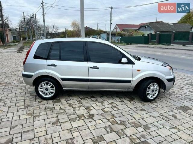 Сірий Форд Фьюжен, об'ємом двигуна 1.39 л та пробігом 211 тис. км за 3888 $, фото 5 на Automoto.ua