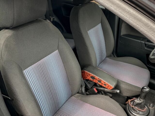 Серый Форд Фьюжн, объемом двигателя 1.4 л и пробегом 180 тыс. км за 5700 $, фото 17 на Automoto.ua