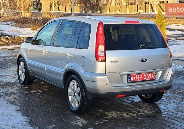 Серый Форд Фьюжн, объемом двигателя 1.6 л и пробегом 155 тыс. км за 6400 $, фото 9 на Automoto.ua