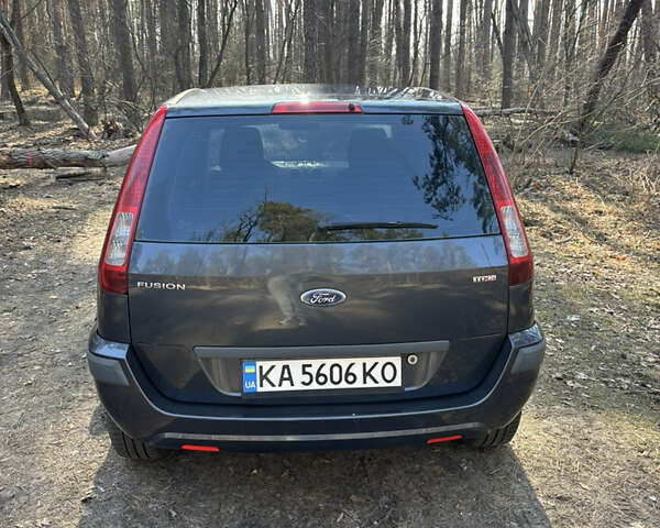 Серый Форд Фьюжн, объемом двигателя 1.4 л и пробегом 211 тыс. км за 4100 $, фото 3 на Automoto.ua