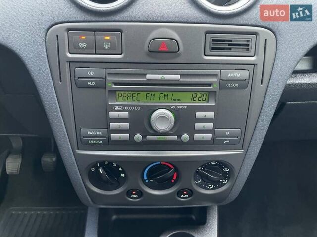 Серый Форд Фьюжн, объемом двигателя 1.4 л и пробегом 119 тыс. км за 5800 $, фото 62 на Automoto.ua