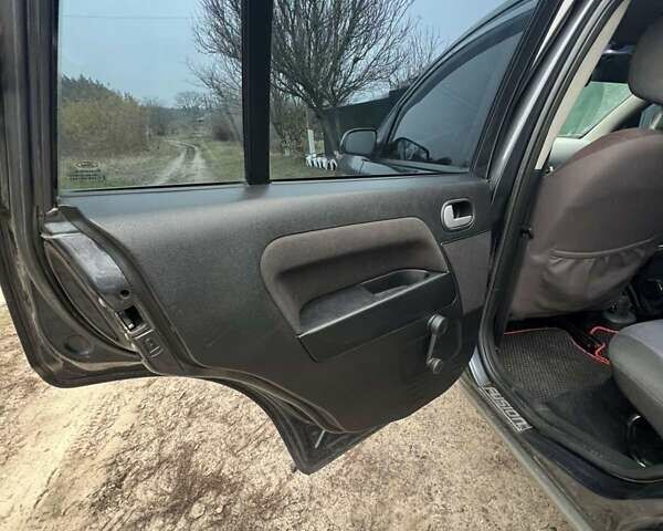 Серый Форд Фьюжн, объемом двигателя 1.39 л и пробегом 160 тыс. км за 5000 $, фото 7 на Automoto.ua