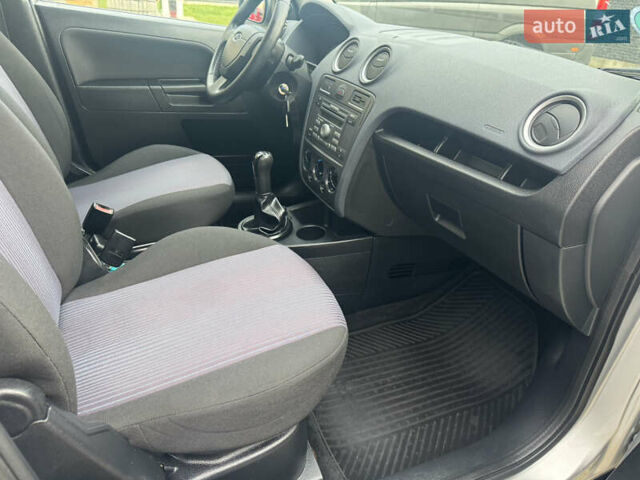 Форд Фьюжн 2009 в Долине на Automoto.ua Серый Форд Фьюжн, объемом двигателя 1.4 л и пробегом 147 тыс. км за 5200 $, фото 31 на Automoto.ua