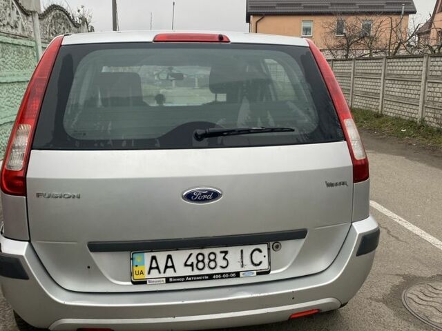Сірий Форд Фьюжен, об'ємом двигуна 1.6 л та пробігом 289 тис. км за 4599 $, фото 5 на Automoto.ua