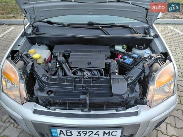 Сірий Форд Фьюжен, об'ємом двигуна 1.6 л та пробігом 157 тис. км за 6700 $, фото 6 на Automoto.ua